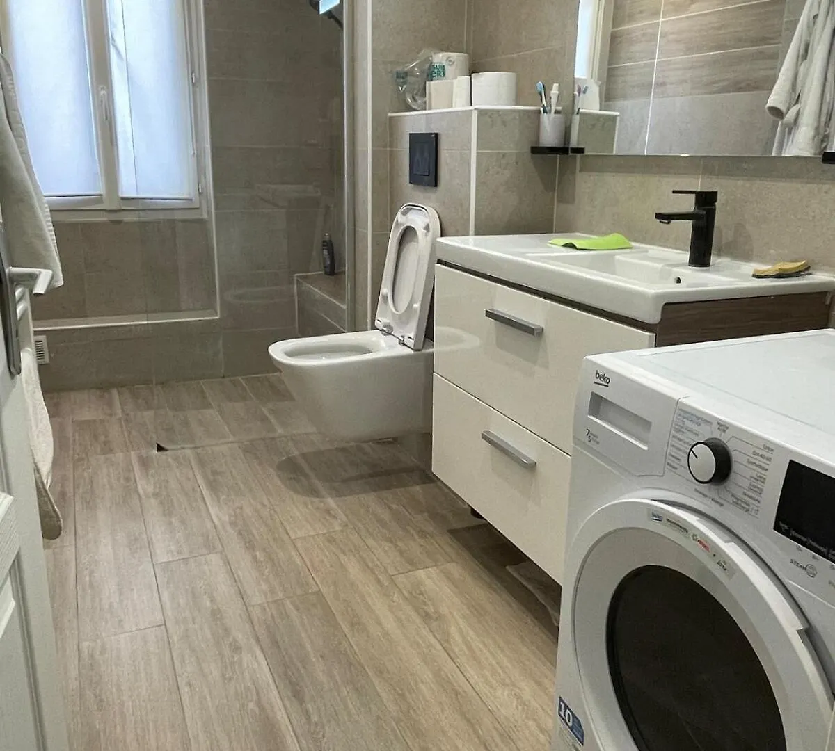 Paris 8, Perfectly Located Appartement 0*,